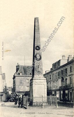 Carte postale ancienne Colonne Marceau — Chartres (Eure-et-Loir)