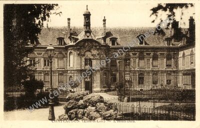 Carte postale ancienne L’Hôtel-Dieu — Châteaudun (Eure-et-Loir)