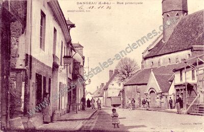 Carte postale ancienne Rue principale — Dangeau (Eure-et-Loir)