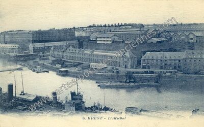 Carte postale ancienne L'Arsenal — Brest (Finistère)