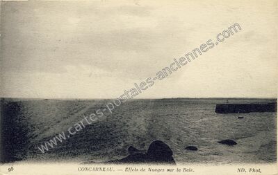 Carte postale ancienne Effets de Nuages sur la Baie — Concarneau (Finistère)