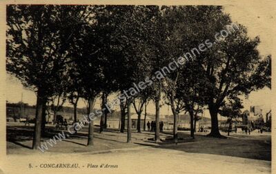 Carte postale ancienne Place d'Armes — Concarneau (Finistère)