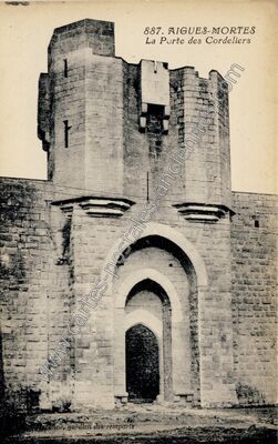 Carte postale ancienne La Porte des Cordeliers — Aigues-Mortes (Gard)