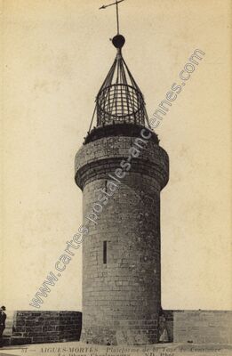 Carte postale ancienne Plateforme de la Tour de Constance — Aigues-Mortes (Gard)