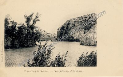 Carte postale ancienne La Roche d'Aubais — Aubais (Gard)