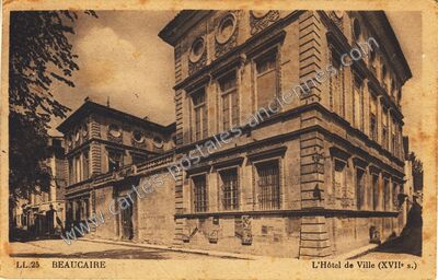 Carte postale ancienne L'Hôtel de Ville — Beaucaire (Gard)