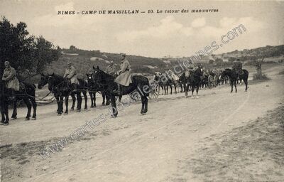 Carte postale ancienne Camp de Massillan — Nîmes (Gard)