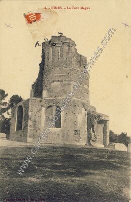 Carte postale ancienne La Tour Magne — Nîmes (Gard)