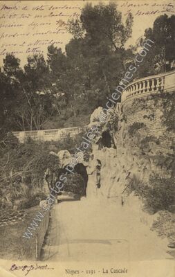 Carte postale ancienne La Cascade — Nîmes (Gard)