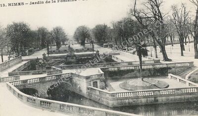 Carte postale ancienne Jardin de la Fontaine — Nîmes (Gard)