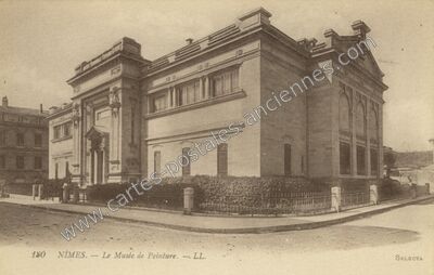 Carte postale ancienne Le Musée de Peinture — Nîmes (Gard)