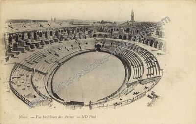 Carte postale ancienne Vue Intérieure des Arènes — Nîmes (Gard)