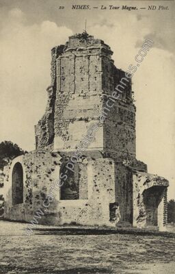 Carte postale ancienne La Tour Magne — Nîmes (Gard)