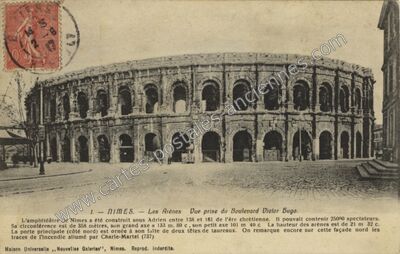 Carte postale ancienne Les Arènes Vue prise du Boulevard Victor Hugo — Nîmes (Gard)