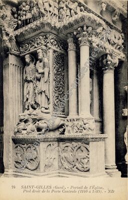 Carte postale ancienne Portail de l'Église. Pied droit de la Porte Centrale — Saint-Gilles (Gard)