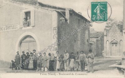 Carte postale ancienne Boulevard du Commerce — Tavel (Gard)
