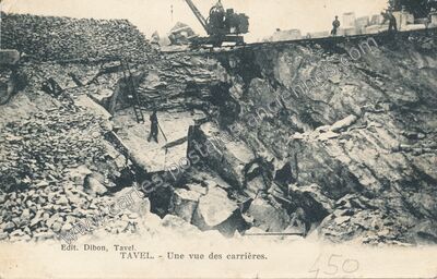 Carte postale ancienne Une vue des carrières — Tavel (Gard)