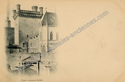 Carte postale ancienne Tours du Duché — Uzès (Gard)