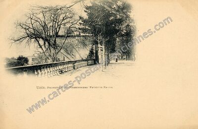 Carte postale ancienne Promenade des Marronniers Pavillon Racine — Uzès (Gard)