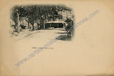 Carte postale ancienne Avenue de la Gare — Uzès (Gard)