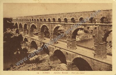 Carte postale ancienne Pont du Gard — Vers-Pont-du-Gard (Gard)