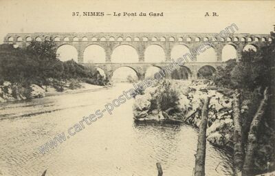 Carte postale ancienne Pont du Gard — Vers-Pont-du-Gard (Gard)