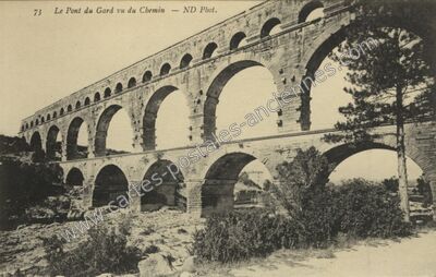 Carte postale ancienne Pont du Gard — Vers-Pont-du-Gard (Gard)