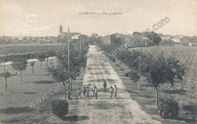 Carte postale ancienne Vue générale — Garons (Gard)