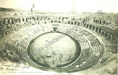 Carte postale ancienne Intérieur des Arènes — Nîmes (Gard)