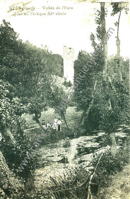 Carte postale ancienne Vallée de l'Eure / Tour de l'évêque XIe siècle — Uzès (Gard)