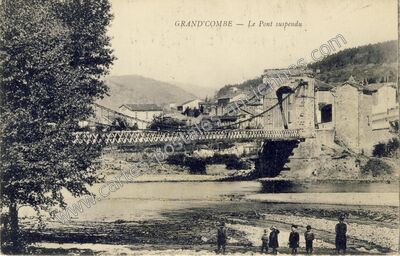 Carte postale ancienne Le Pont suspendu — La Grand-Combe (Gard)