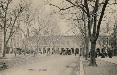 Carte postale ancienne La Gare — Nîmes (Gard)