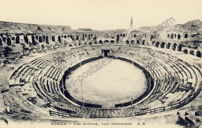 Carte postale ancienne Les Arènes, vue intérieure — Nîmes (Gard)