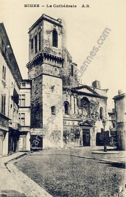 Carte postale ancienne La Cathédrale — Nîmes (Gard)