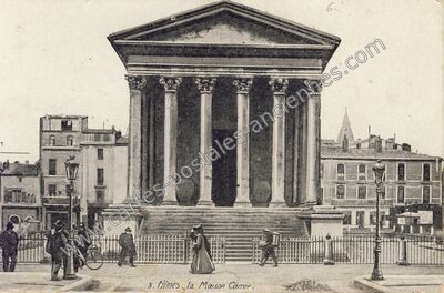 Carte postale ancienne La Maison Carrée — Nîmes (Gard)