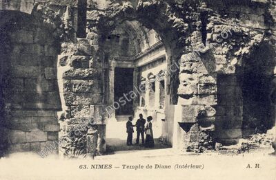 Carte postale ancienne Temple de Diane (intérieur) — Nîmes (Gard)