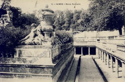 Carte postale ancienne Bains Romains — Nîmes (Gard)