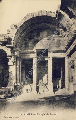Carte postale ancienne Temple de Diane — Nîmes (Gard)