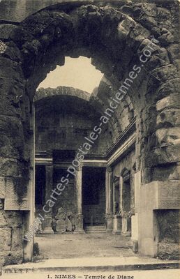 Carte postale ancienne Temple de Diane — Nîmes (Gard)