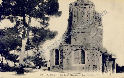 Carte postale ancienne La Tour Magne — Nîmes (Gard)