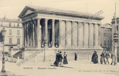 Carte postale ancienne Maison Carrée — Nîmes (Gard)