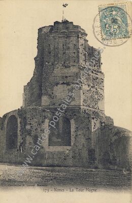 Carte postale ancienne La Tour Magne — Nîmes (Gard)