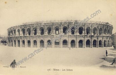Carte postale ancienne Les Arènes — Nîmes (Gard)