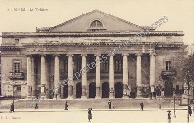 Carte postale ancienne Le Théâtre — Nîmes (Gard)