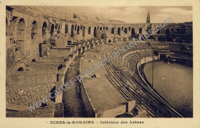 Carte postale ancienne Intérieur des Arènes — Nîmes (Gard)