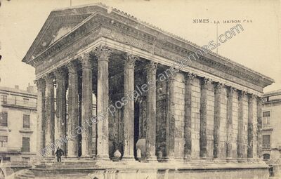 Carte postale ancienne La Maison Car — Nîmes (Gard)