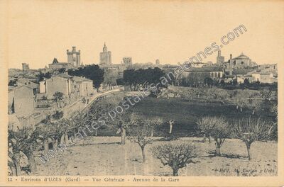 Carte postale ancienne Environs d'Uzès — Vue Générale - Avenue de la Gare — Uzès (Gard)