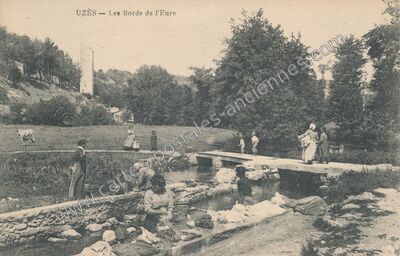 Carte postale ancienne Les Bords de l'Eure — Uzès (Gard)