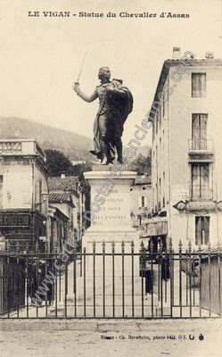 Carte postale ancienne Statue du Chevalier d'Assas — Le Vigan (Gard)