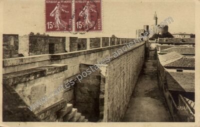 Carte postale ancienne Remparts — Aigues-Mortes (Gard)